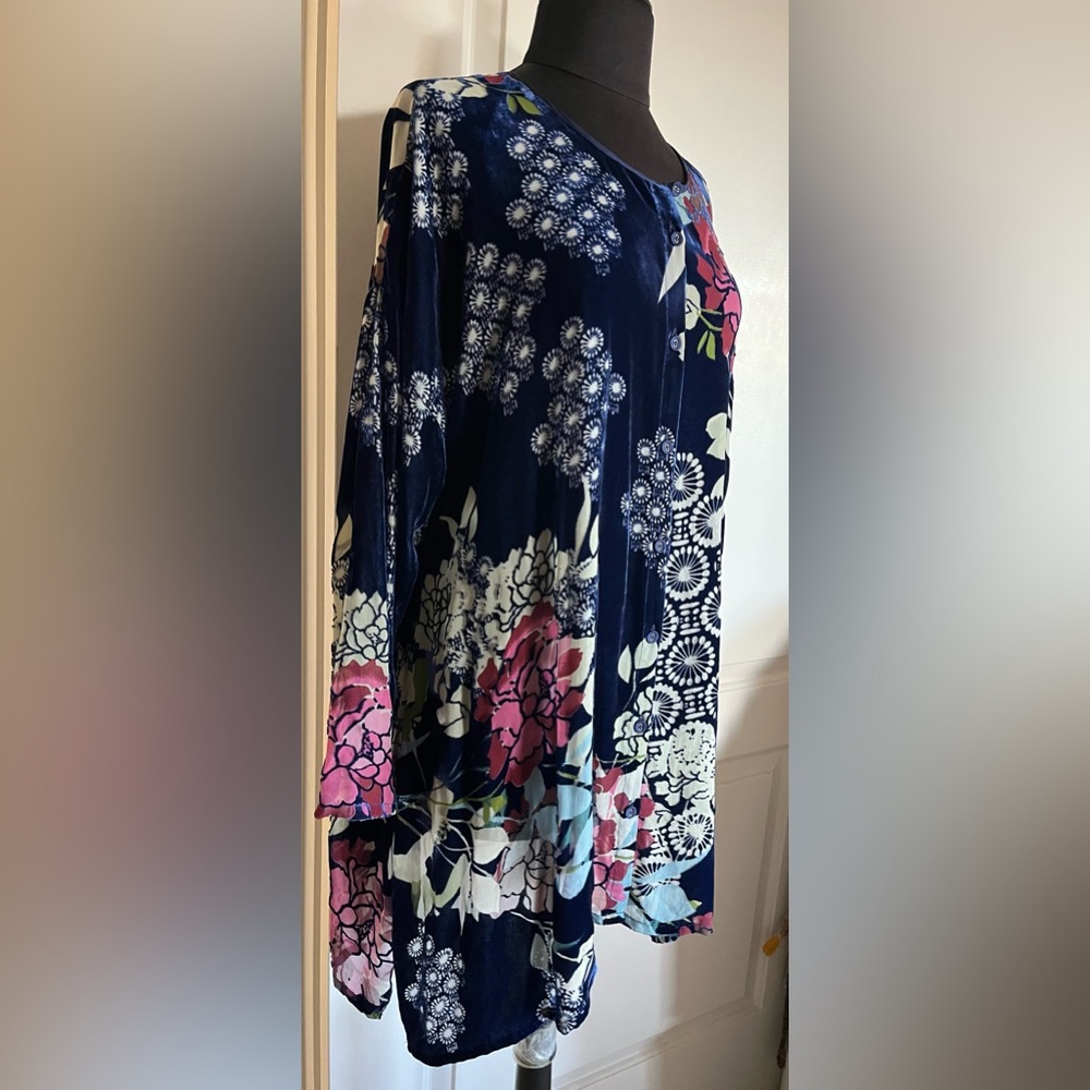 Johnny Was Sierra Burnout Cya Tunic Blue Floral. Size L. NWT! Trending 2025 - Picture 3 of 9